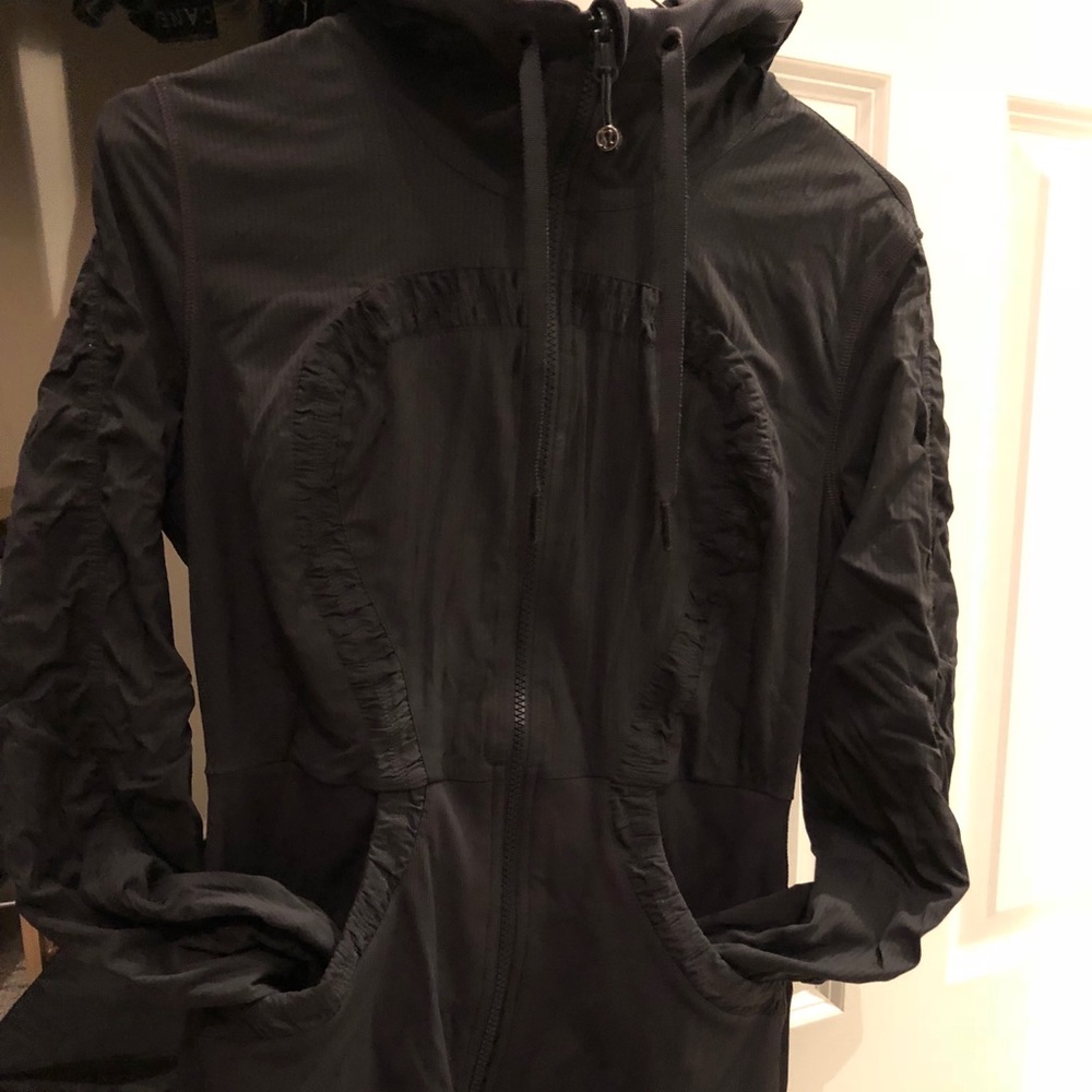 Size 8 reversible lululemon women’s jacket